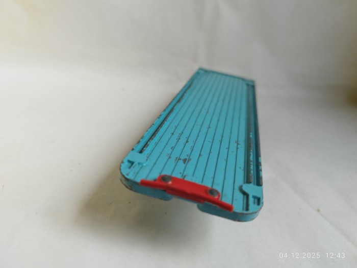 bnk jc Corgi 1139 Chipperfields Menagerie - trailer