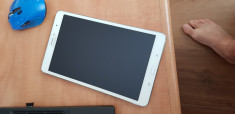 Samsung Galaxy Tab Pro 8.4 16 GB Wi-Fi + 3G (SM-T325) foto