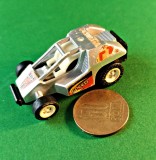 Dune Buggy Takara Tomy 1978 vintage plastic argintiu, motor tracțiune spate, autocolant h&acirc;rtie, pneuri din cauciuc, 5.5 cm Made in China. X