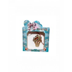 Martisor tip brosa cu model ghivecel de floricele colorate pentru 1 si 8 martie