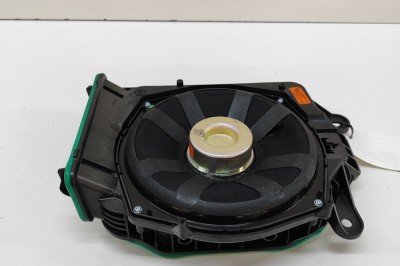 Subwoofer podea dreapta BMW 5 G30 2019 OEM: 6801076 | 31641288 foto