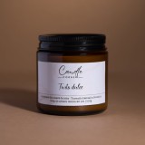 Turtă dulce &ndash; Lum&acirc;nare parfumată din ceară naturală de soia, sticlă ambră