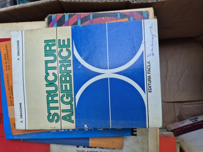 Structuri algebrice vintage