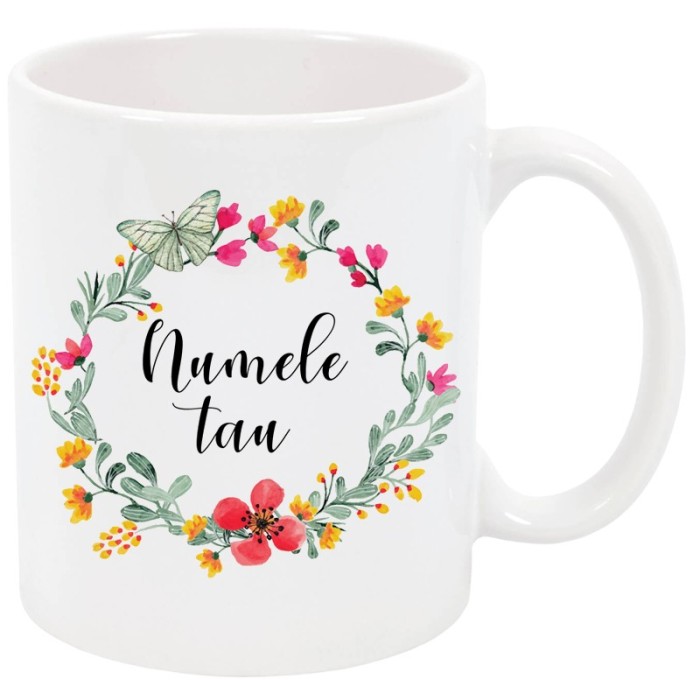 Cana cu nume personalizata, ceramica alba, 325 ml, model coroana flori si fluture Cana cu nume personalizata, ceramica alba, 325 ml, model coroana flori si fluture