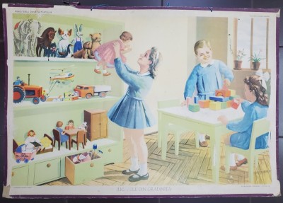JUCARIILE IN GRADINITA , grafica de SOFIA UZUM , PLANSA DIDACTICA NR. 92 , 1967 foto