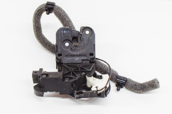 &Icirc;ncuietoare haion AUDI TT 8J3 2012 OEM: 8P4827505C 11432595