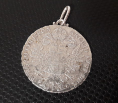 pandantiv vechi de argint cu moneda 1 thaler foto