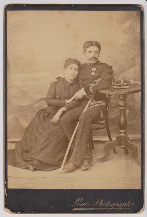 fotografie CDV sec. XIX , ofiter medalia 1880 cabinet LOUIS Bucuresti