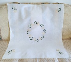 Fata de masa Vintage din bumbac cu broderie manuala aplicata tip quilt- Mimoze