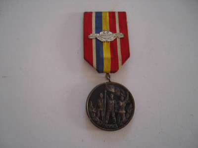 Medalia 30 de ani de la eliberarea Romaniei de sub dominatia fascista foto