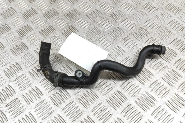 Furtun de lichid de răcire AUDI A5 Cabrio 8F7 2017 OEM: 06E121082C,06E121044AE 29074564