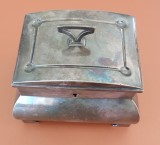Cutie, zaharniță Art Nouveau din metal argintat J.L.Herrmann Viena din 1900