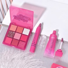 Set 3 Produse de Machiaj, KEVIN &amp;amp; COCO, Pink Hearted, 9 culori, 15.5 x 13 x 3.4 cm