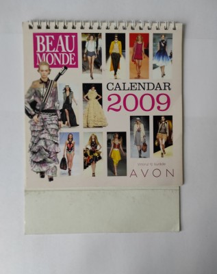 Calendar de colecție 2009, de la AVON foto