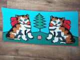 Peretar vechi cusatura pe etamina, doua pisici, un brad si o minge, anii 60-70, Romania
