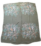 EȘARFĂ DE DIMENSIUNI MARI DIN V&Acirc;SCOZĂ CU MODEL FLORAL