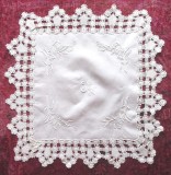 Mileu panza alba, Broderie manuala fina si Dantela, Monograma &quot;IM&quot;, Dim.63 x63cm