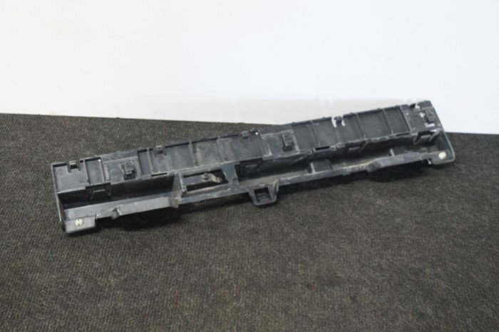 Suport prag lateral st&acirc;nga față BMW 3 Gran Turismo F34 2014 OEM: 7293739 11275906