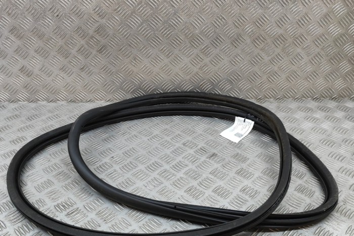 Garnitura ușă dreapta față CITRO&Euml;N C5 AIRCROSS 2021 OEM: 9811537480 | 26823651