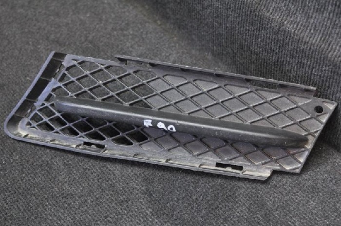 Grila st&acirc;nga față BMW 3 E90 2007 OEM: 715455122944911 | 2035309