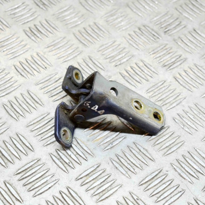 Balama ușă dreapta spate MITSUBISHI PAJERO III V7_W, V6_W 2006 13813843