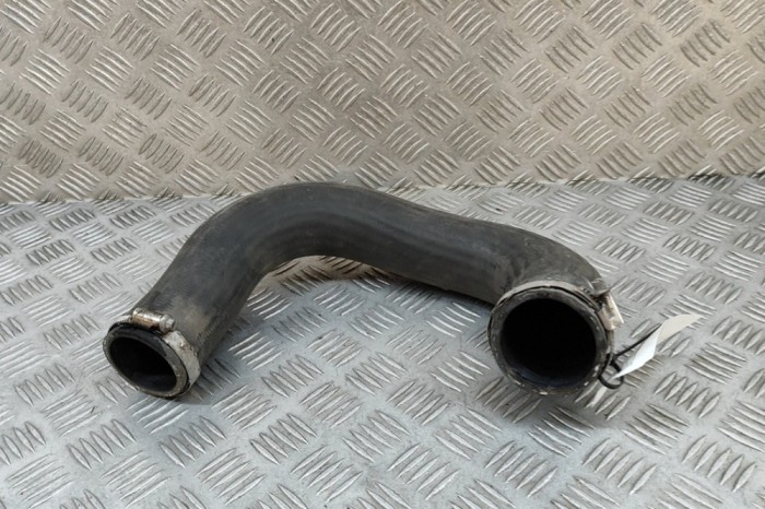 Furtun intercooler AUDI Q7 4M 2018 OEM: 4M0145738N 30420352