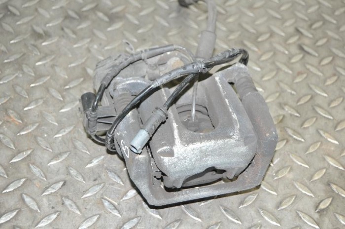 Etrier de fr&acirc;nă dreapta spate BMW X3 F25 2015 3031030