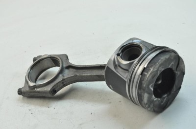 Piston VOLVO V70 III BW 2013 10693042 foto